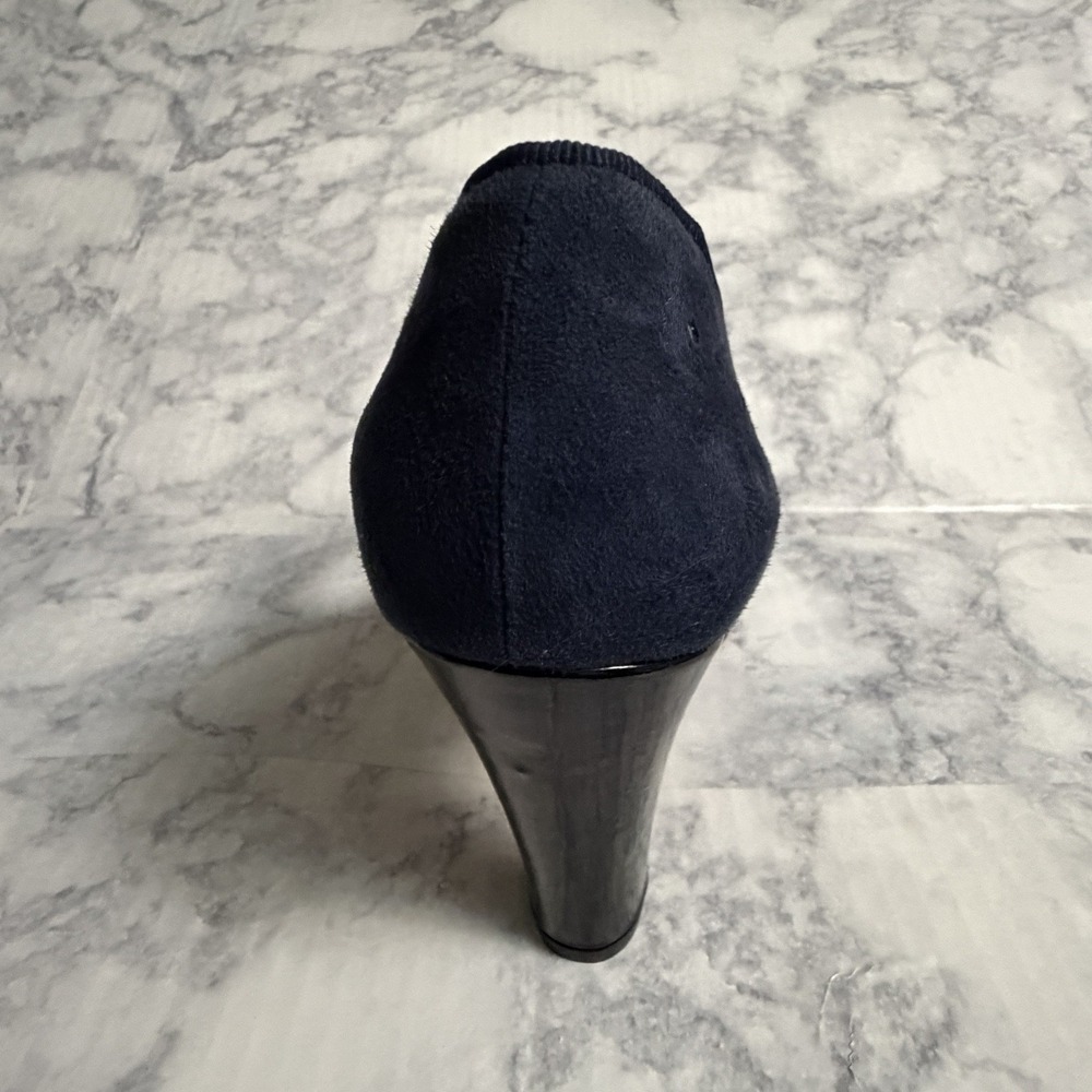 Re-Mix Vintage Footwear Cloche T-straps in Navy Suede/Black Patent, Size 6 - Picture 7 of 16